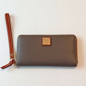 COPY - Dooney & Bourke Pebble Wallet